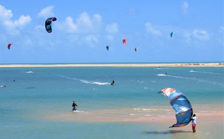 Kites na Iaguna da Ilha de Guajiru