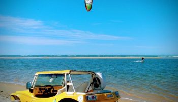 Buggy e Kite Surf em na praia